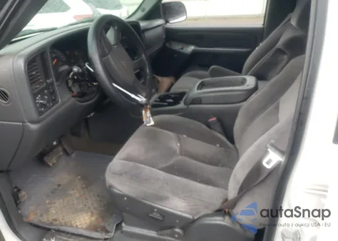 2005 GMC Sierra C2500 Heavy Duty из США, поврежденный, VIN 1GTHC23UX5F930674